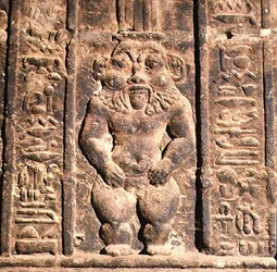 Bes, ägyptischer Hausgott, aus dem römischen Mammisi, ca. 50 n. Chr.